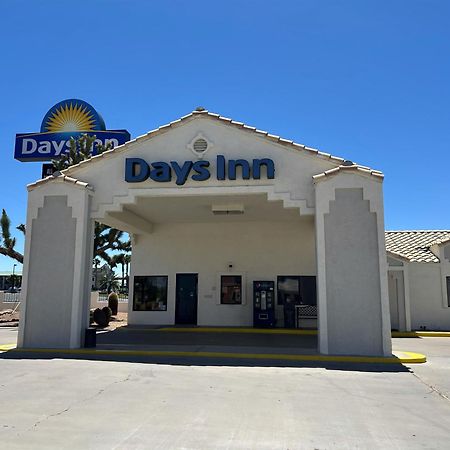 Days Inn By Wyndham Kingman West Экстерьер фото
