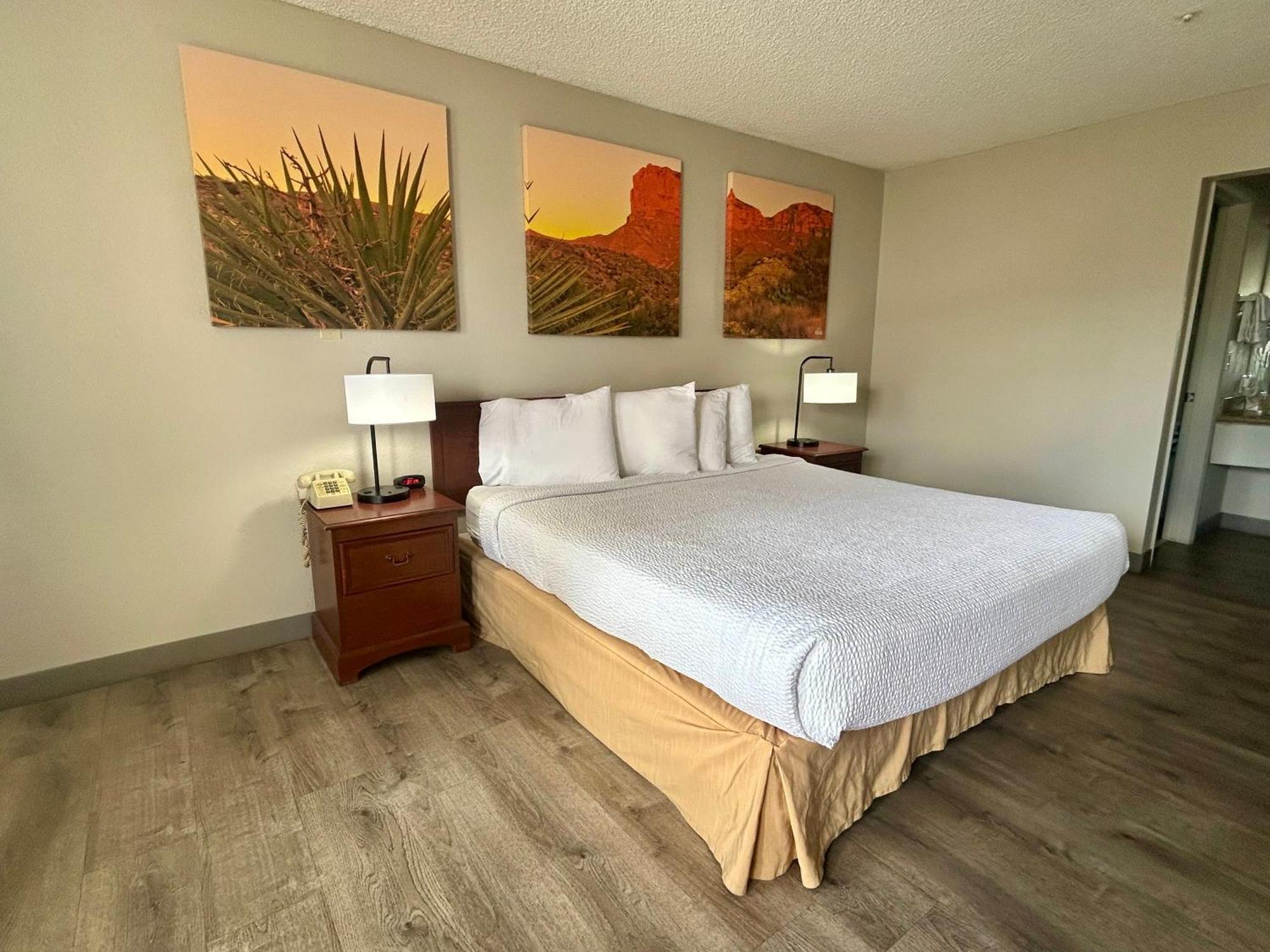 Days Inn By Wyndham Kingman West Экстерьер фото